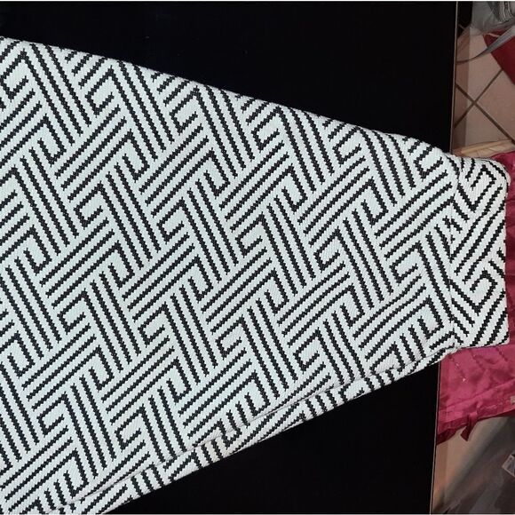 PaperMoon skirt flares out wide, black and white - Picture 2 of 10